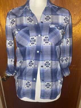 American Eagle Outfitters Button Down Button Shirt